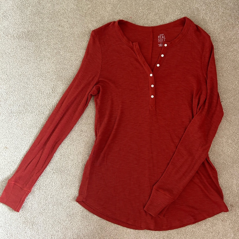 Women’s long sleeve shirt, size Medium